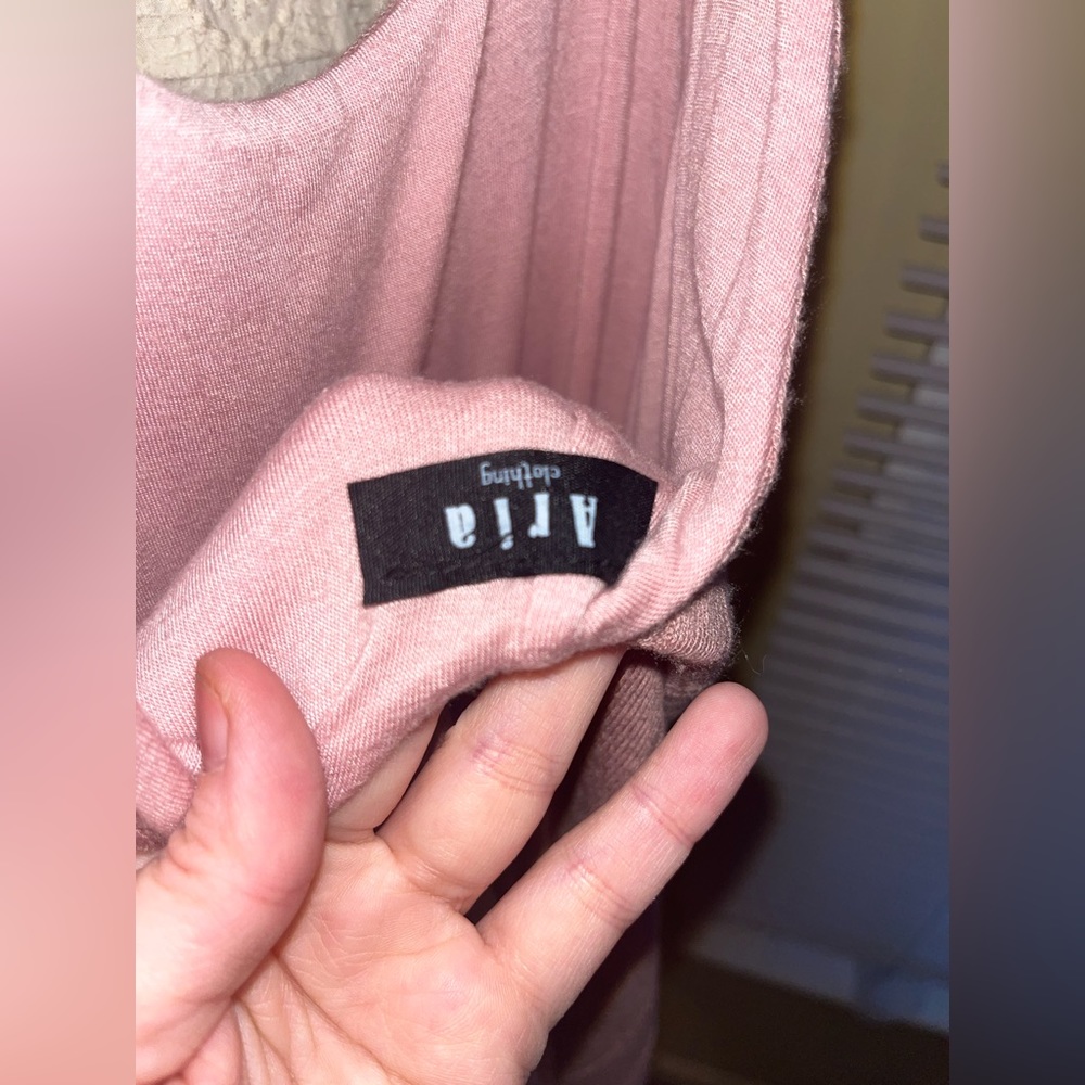 Aria Clothing Pink Romper- size Small? - **NEVER WORN** - Picture 2 of 5